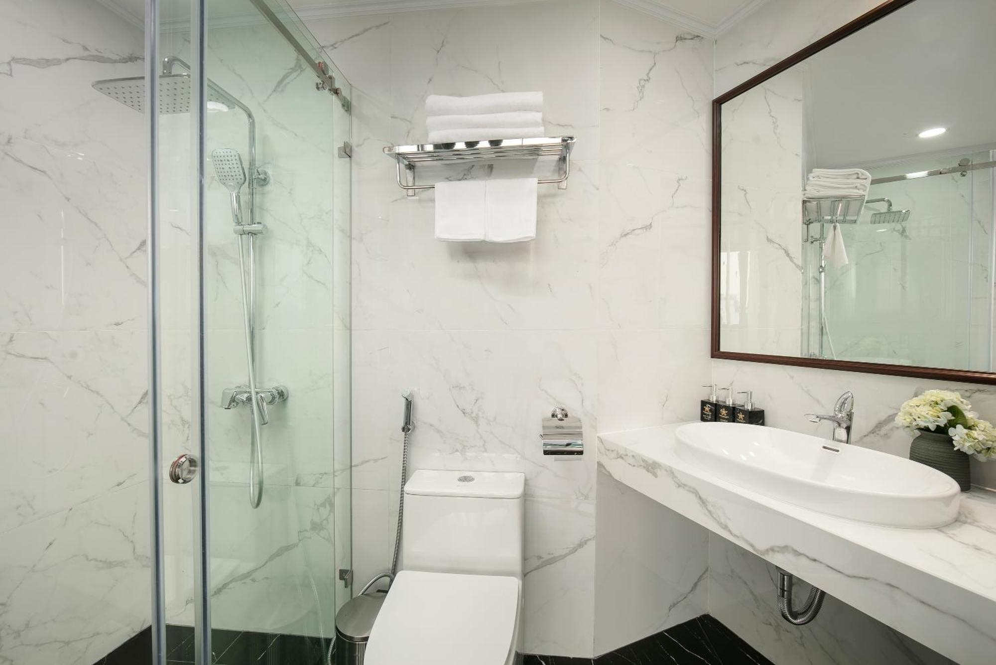 Hanoi Plaza Suite Hotel & Spa ภายนอก รูปภาพ